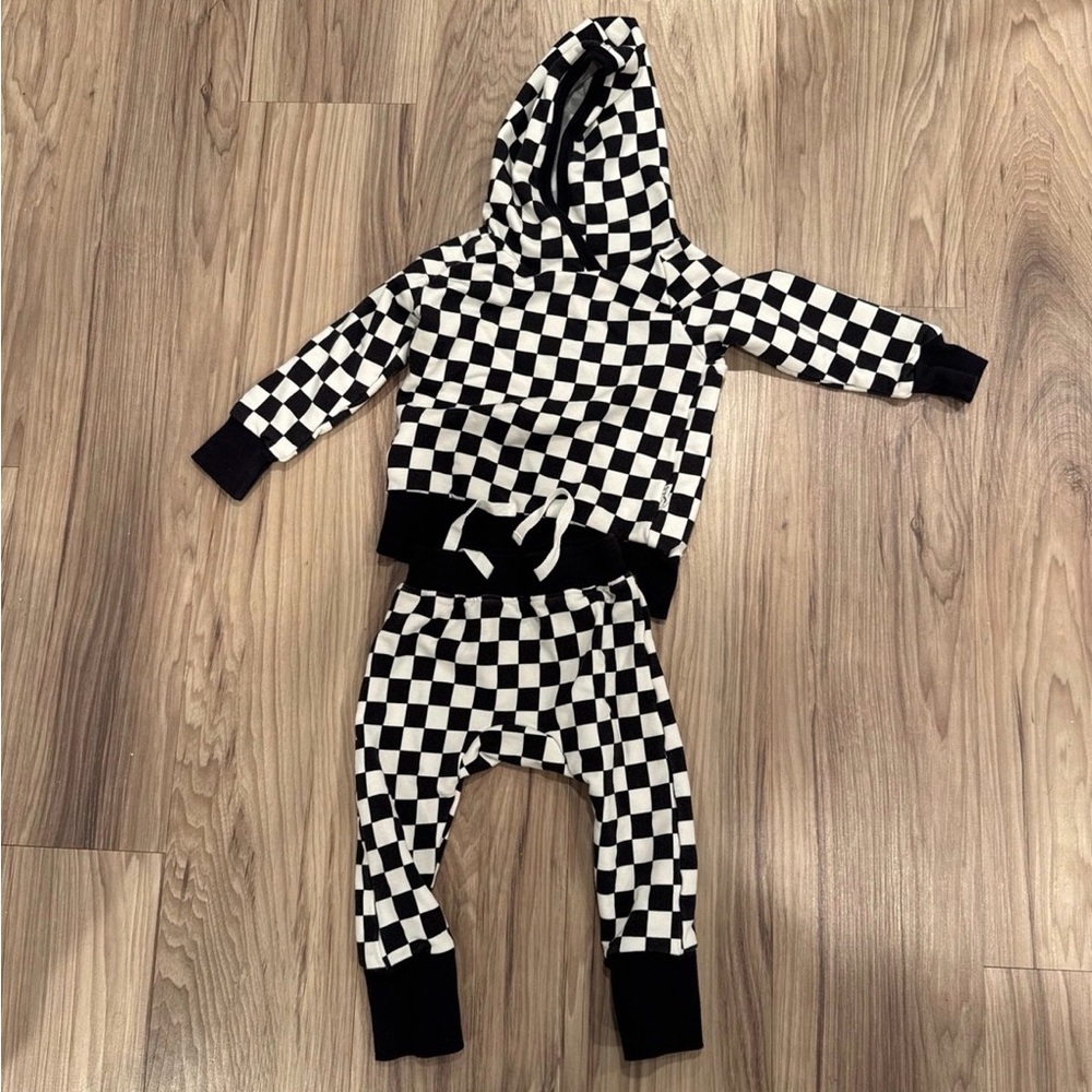 Gigi and Max 12-18 month two piece boys outfit
